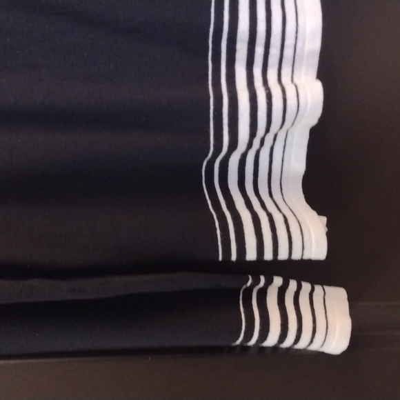 Norton Studio Long Sleeve Sweater - Picture 4 of 4